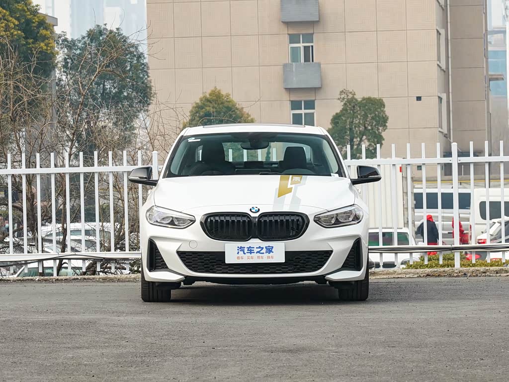 华晨宝马 宝马1系 2023款 120i m运动曜熠版