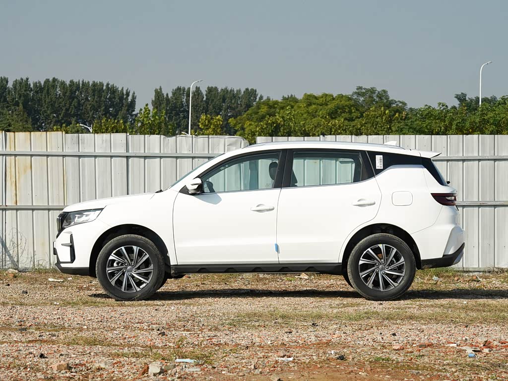 吉利汽车 远景x6 2021款 pro 1.4t 手动豪华型