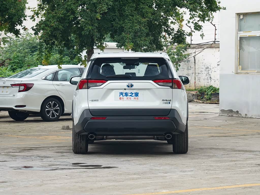 一汽丰田 rav4荣放双擎e  2022款 2.5l 两驱精英pro