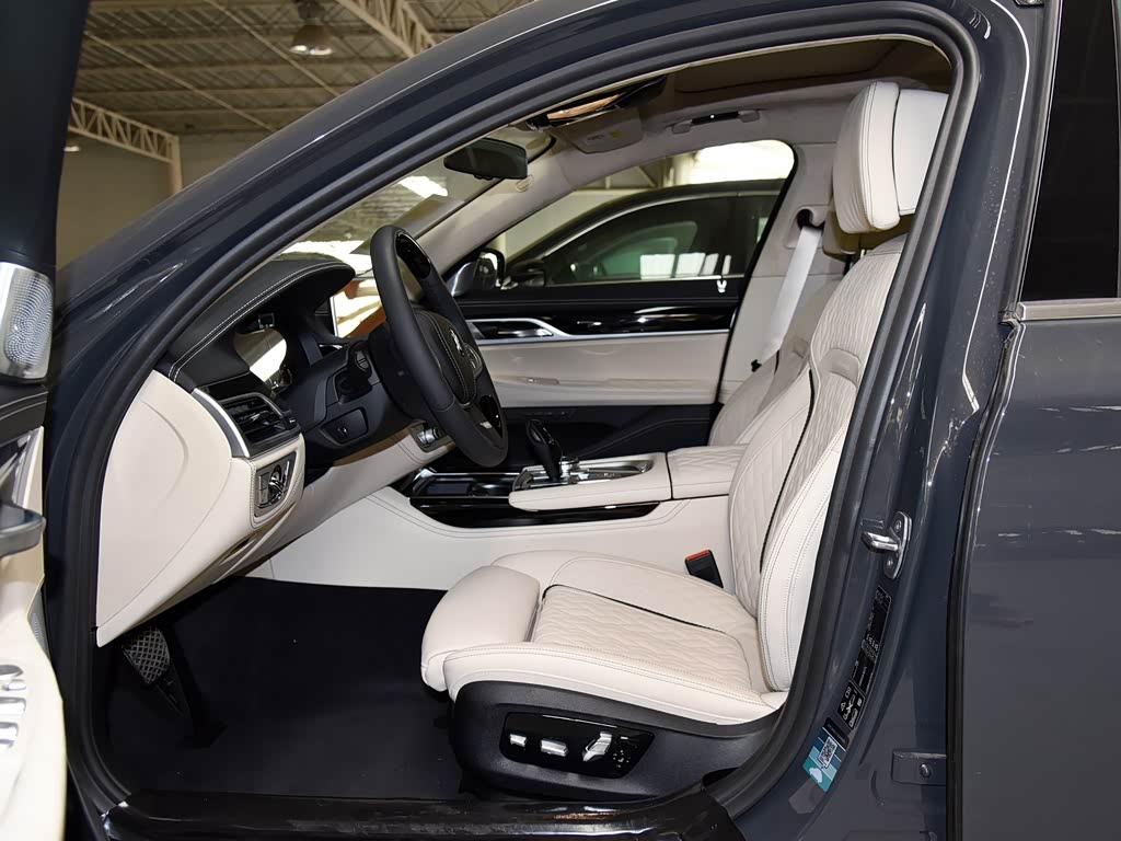 宝马(进口) 宝马7系 2019款 改款 750li xdrive v8 豪华套装