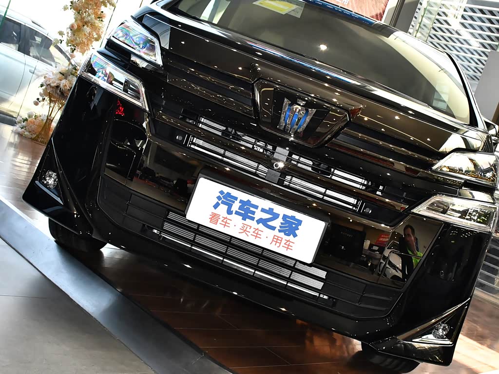 丰田(进口) 威尔法 2023款 皇冠 双擎 2.5l hv尊贵版