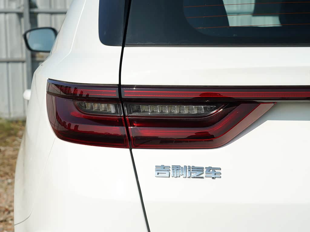 吉利汽车 远景x6 2021款 pro 1.4t 手动豪华型