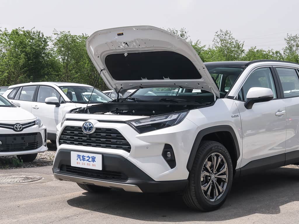一汽丰田 rav4荣放 2023款 双擎 2.5l e-cvt两驱精英plus版
