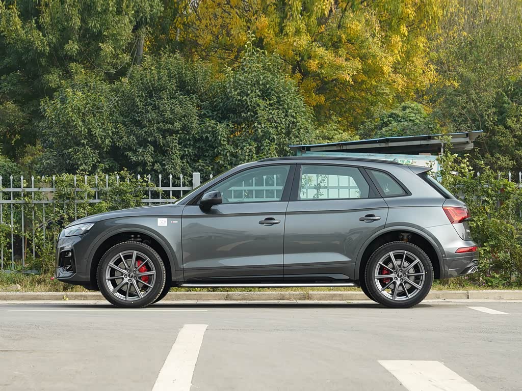 一汽奥迪 奥迪q5l 2022款 45t 臻选动感型