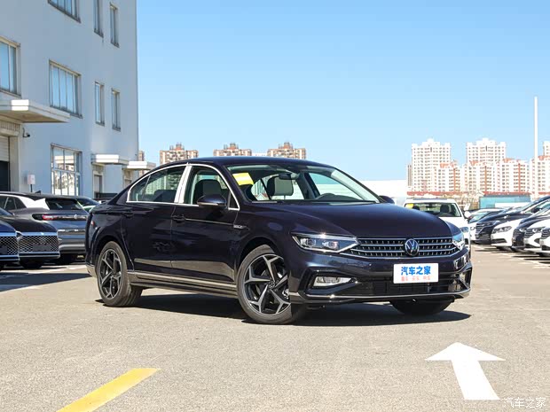 迈腾全系热销中1529万元起售