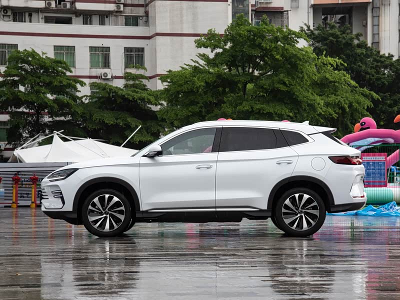 比亚迪 宋plus新能源 2023款 冠军版 dm-i 110km 旗舰型