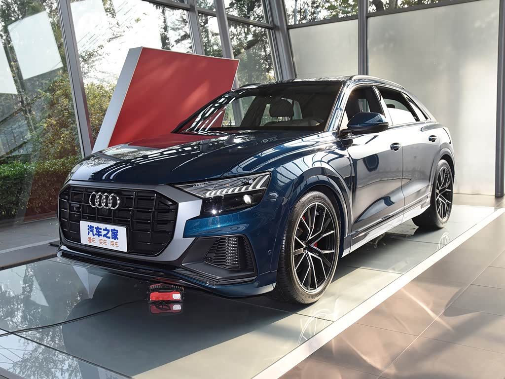 奥迪(进口) 奥迪q8 2022款 55 tfsi 臻选动感型