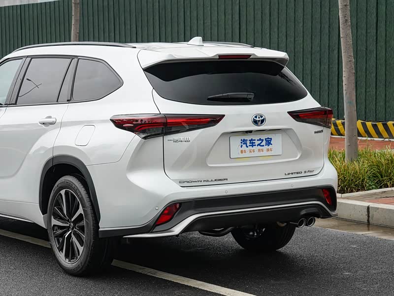 一汽丰田 皇冠陆放 2023款 2.5l hev四驱旗舰版