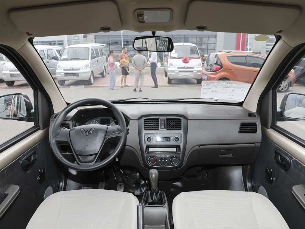 上汽通用五菱 五菱荣光s 2022款 1.2l基本型5座lsi