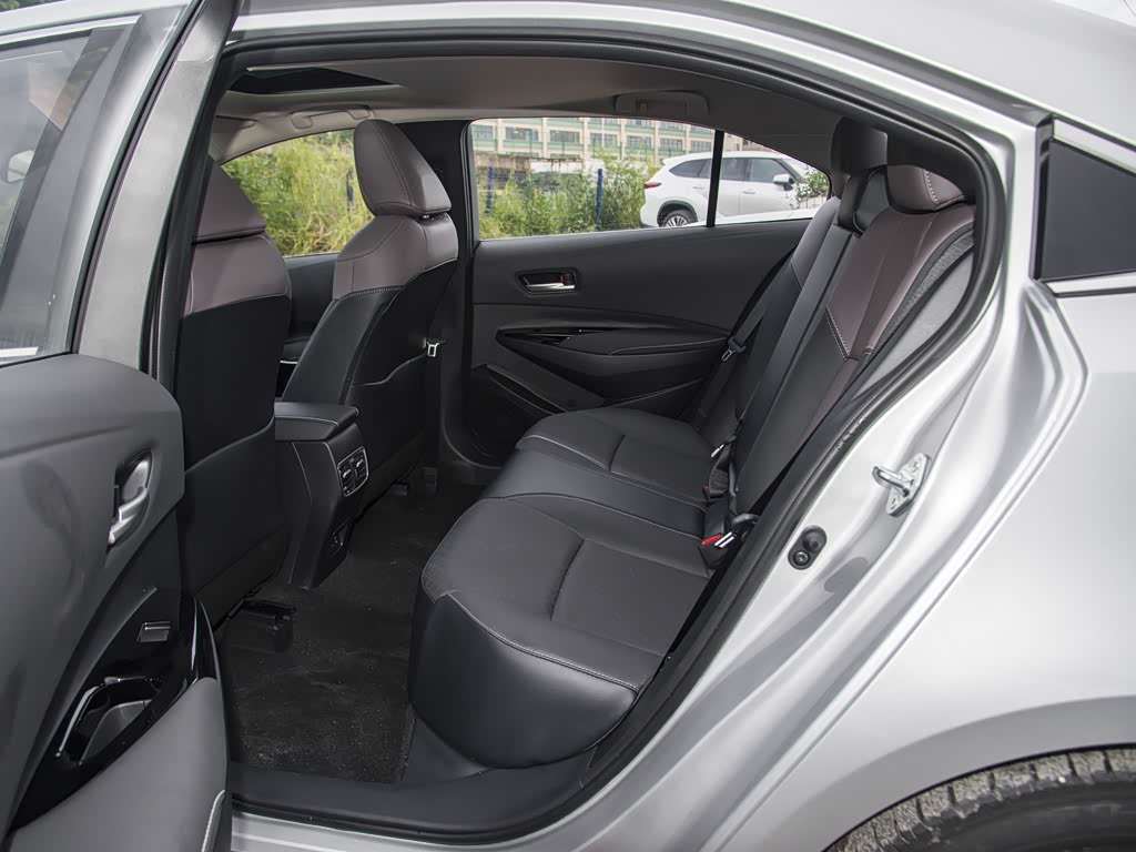 一汽丰田 亚洲狮 2022款 2.0l 尊悦版