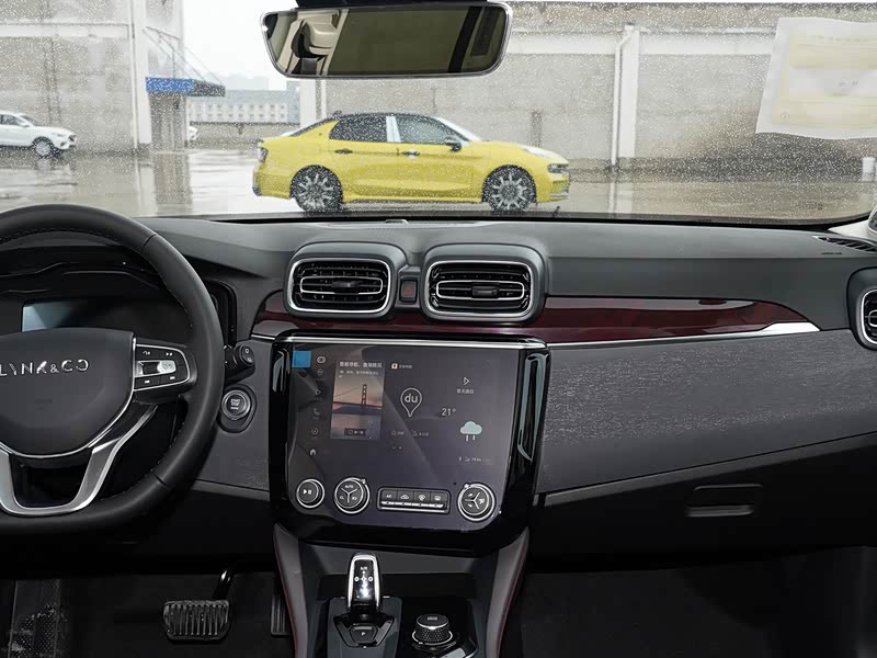 领克 领克02 2021款 2.0td 自动两驱耀 冠军版