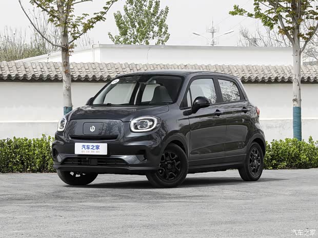 零跑t03 2023款 200轻享版