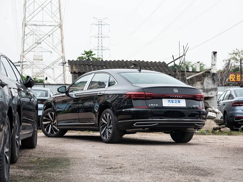 上汽大众 帕萨特 2023款 改款 380tsi 旗舰版