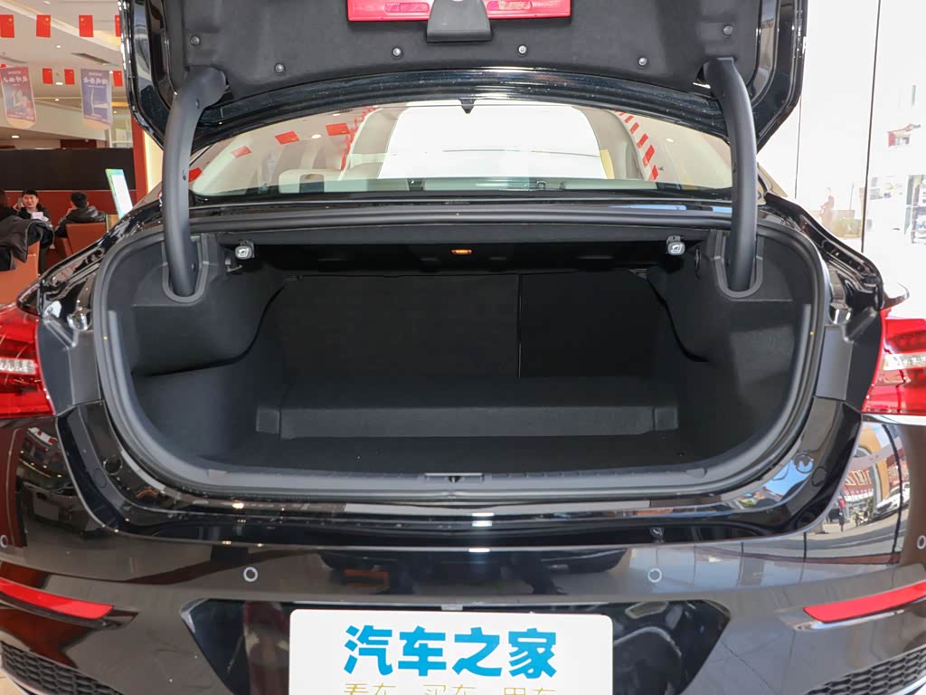 一汽红旗 红旗h5 2022款 改款 1.8t 自动智联旗享版