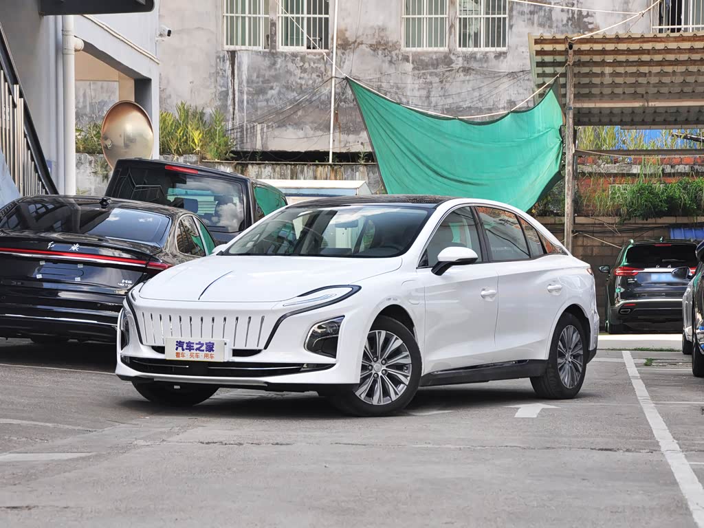 一汽红旗 红旗e-qm5 2022款 431km 充电乐享版