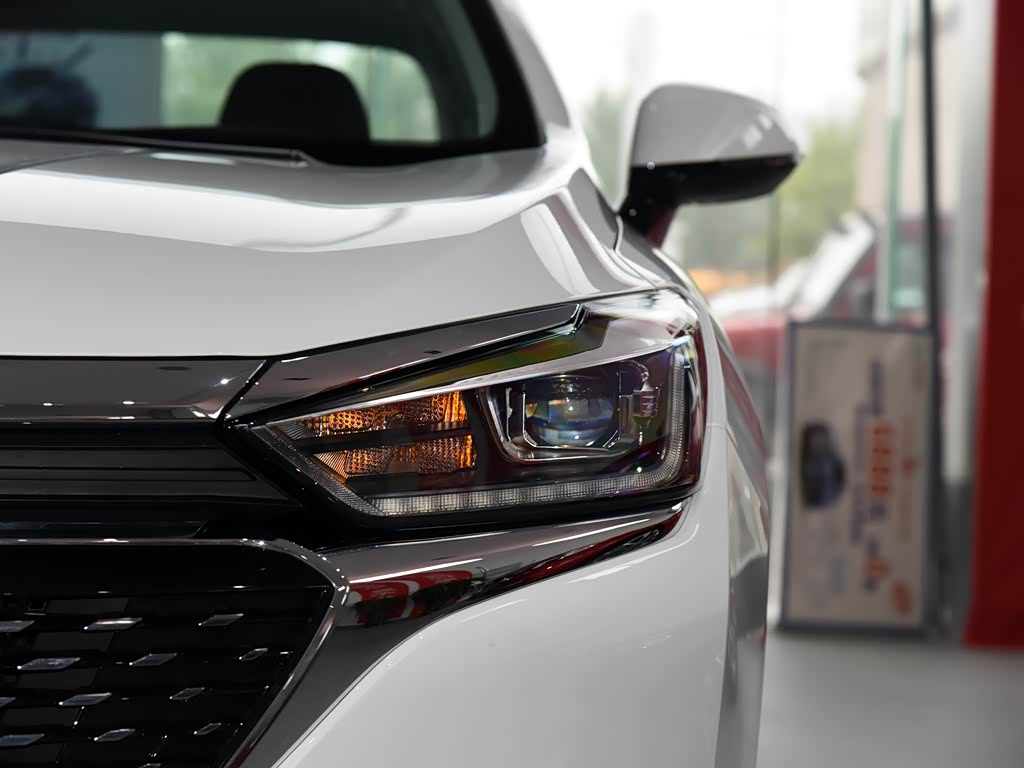 北京汽车 北京u7 2019款 1.5t 手动精英版 国vi