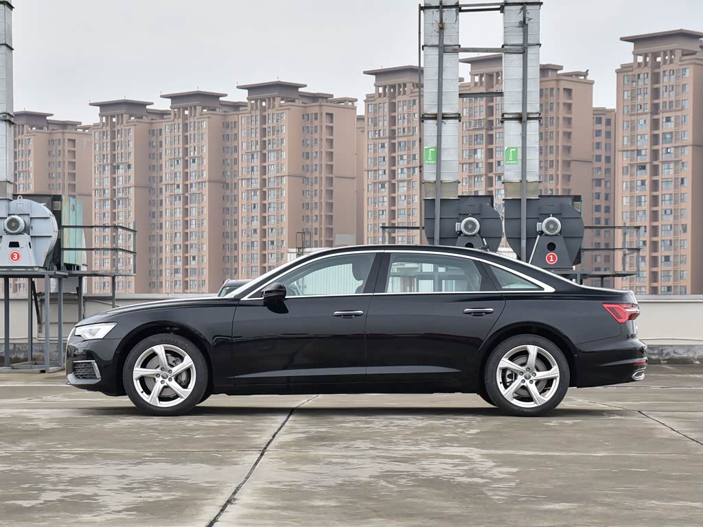 一汽奥迪 奥迪a6l 2022款 45 tfsi quattro 臻选致雅型