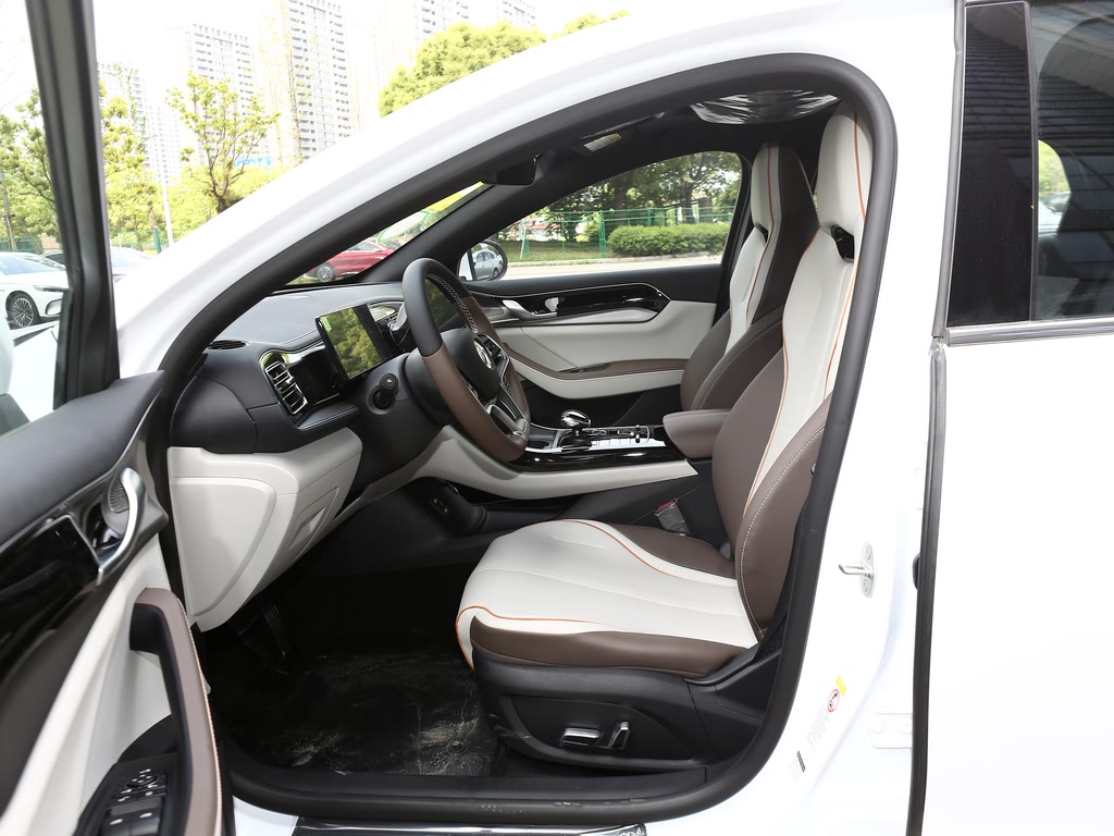 比亚迪 秦plus 2023款 冠军版 ev 510km卓越型