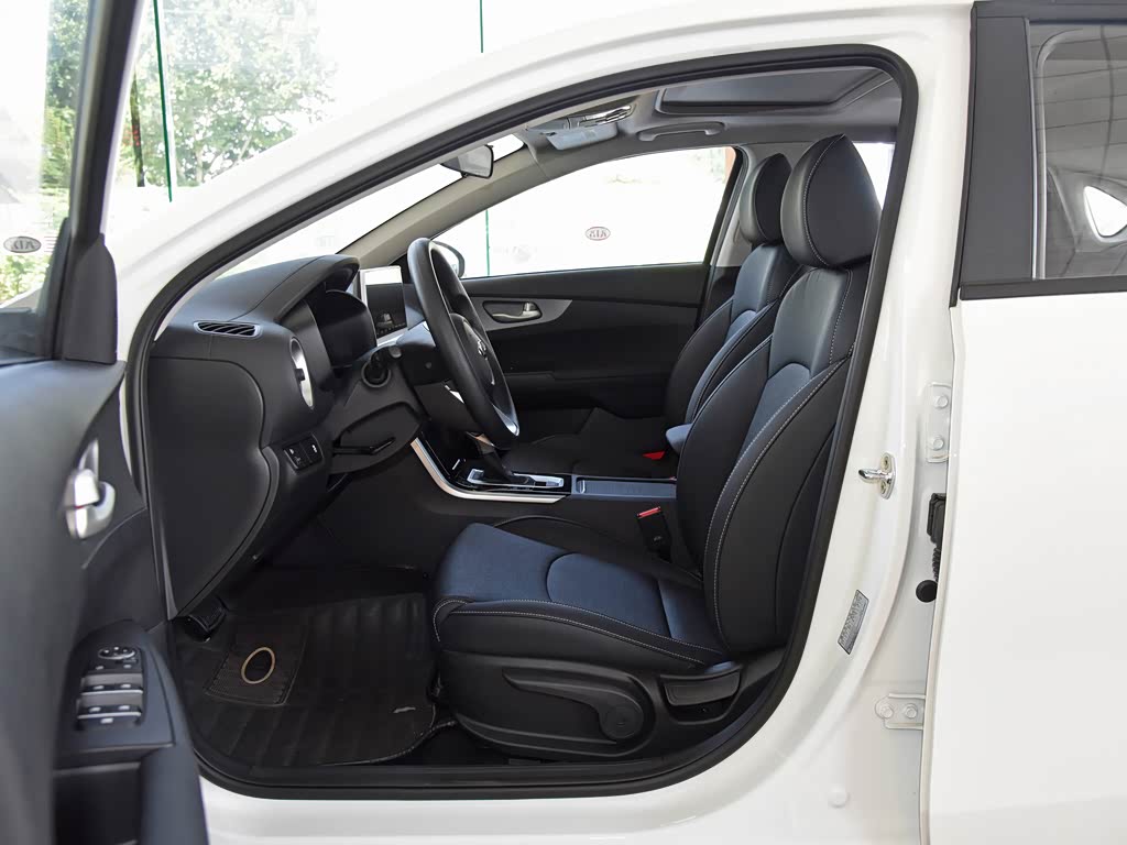 悦达起亚 起亚k3 2021款 改款 1.5l cvt青春版