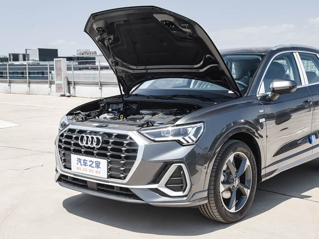 一汽奥迪 奥迪q3 2023款 35 tfsi 时尚动感型(1.5t)