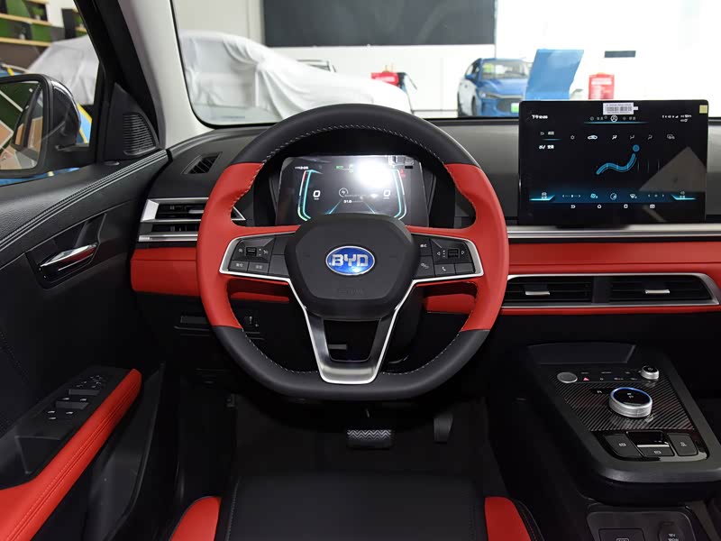 比亚迪 比亚迪e2 2021款 升级版 高续航版 豪华型 黑色/蒙特卡罗红