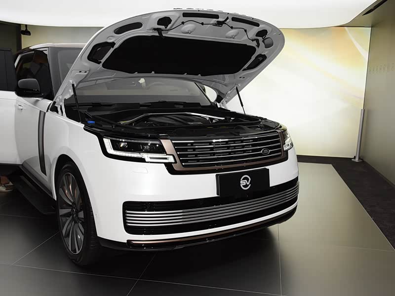 路虎(进口) 揽胜 2023款 4.4 v8 sv尊荣创世加长版