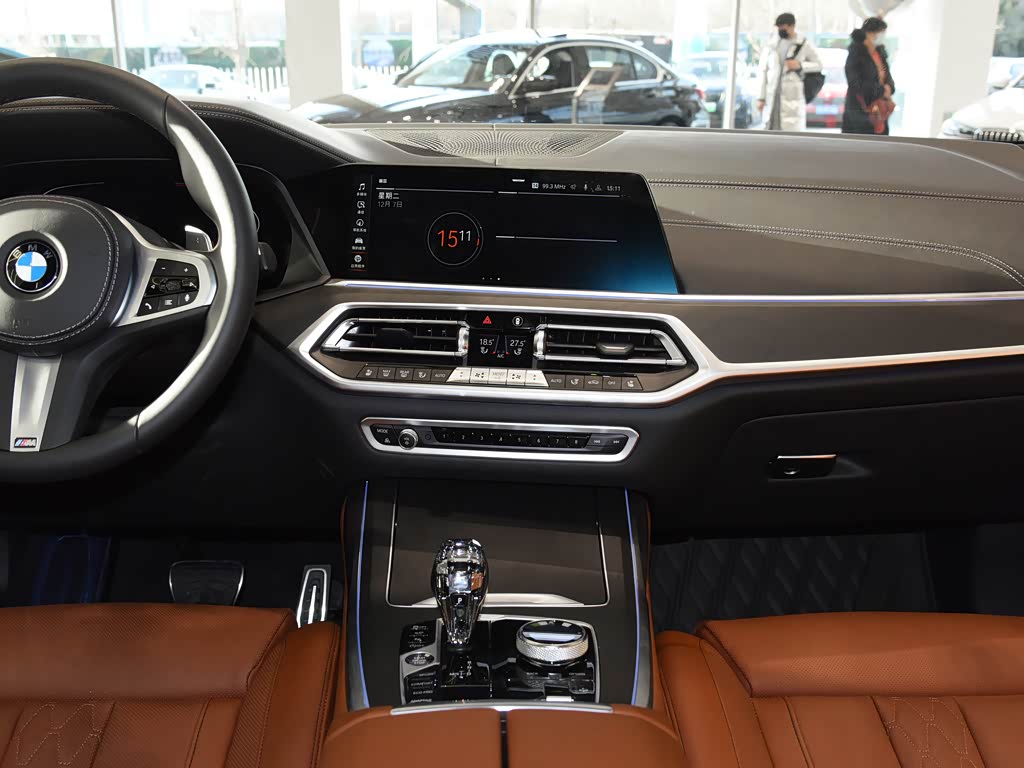 上海宝信>宝马(进口)>宝马x7>2022款xdrive40i尊享型m运动套装>中控