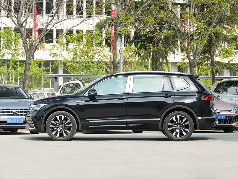 上汽大众 途观l 2023款 改款 380tsi 自动四驱r-line越享版7座