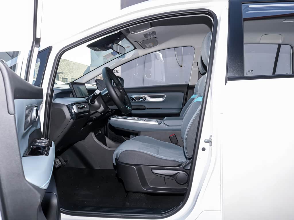 埃安 aion y 2022款 plus 70 乐享版