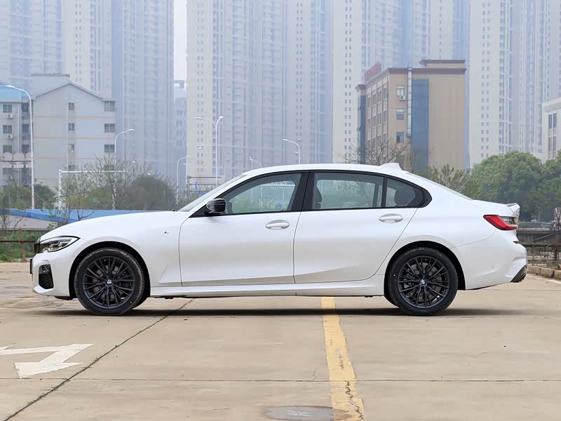 华晨宝马 宝马3系 2020款 330li xdrive m运动曜夜套装