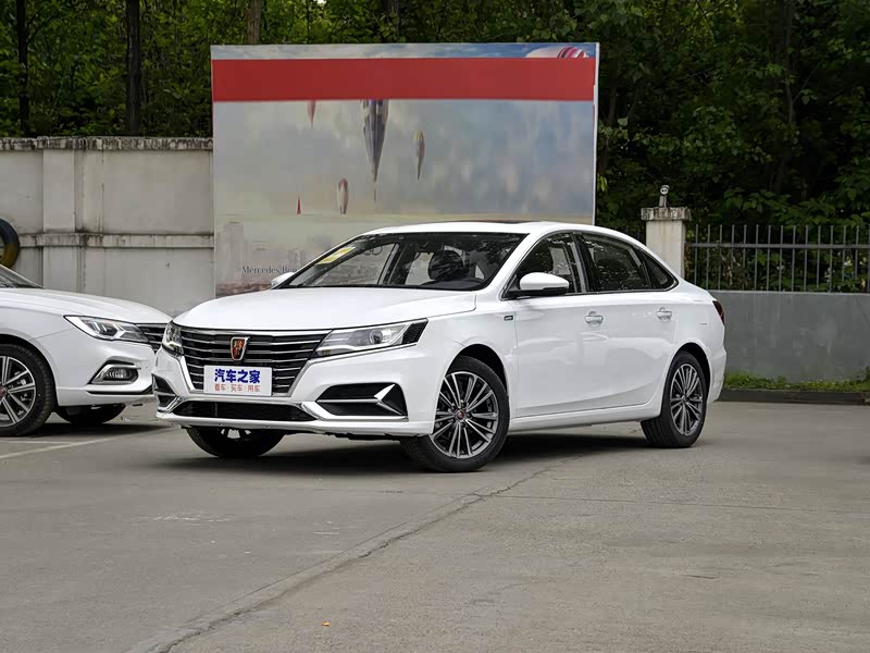 上汽集团 荣威i6 2019款 plus 1.6l 手动4g互联旗舰大赞版