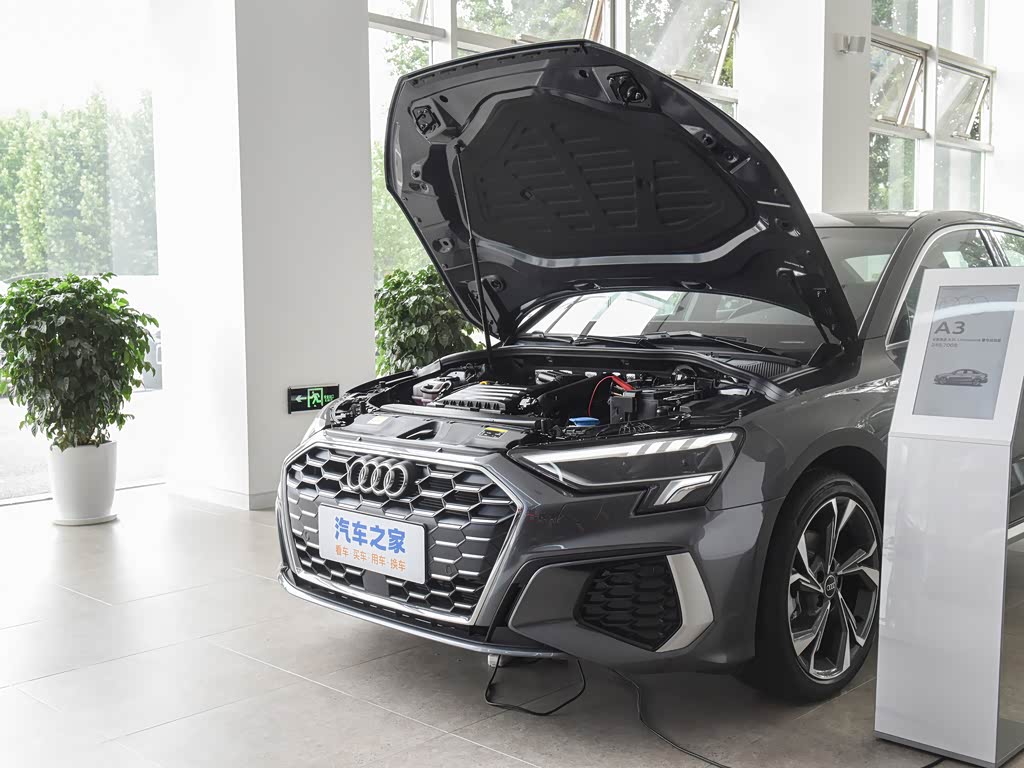 一汽奥迪 奥迪a3 2023款 改款 a3l limousine 35 tfsi 豪华运动型