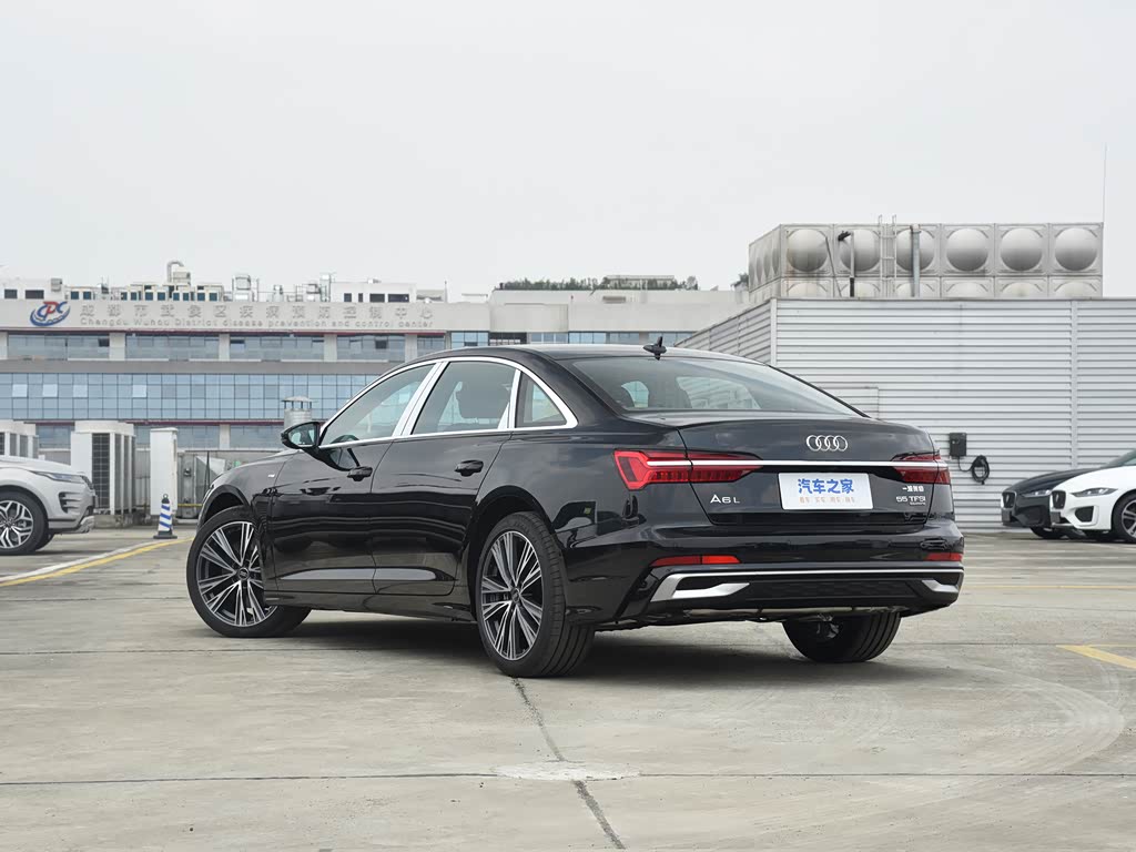 运通奥迪大悦城店>一汽奥迪>奥迪a6l>2023款改款55tfsiquattro尊享