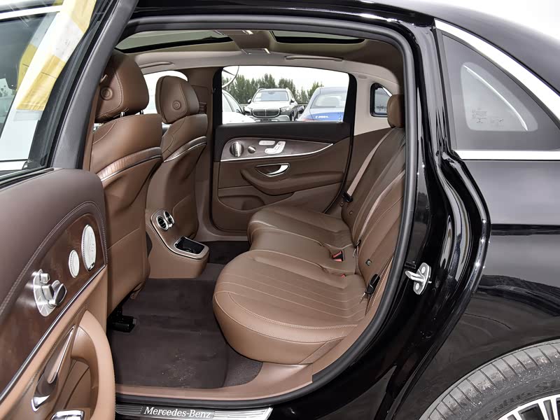 北京奔驰 奔驰e级 2022款 e 300 l 豪华型