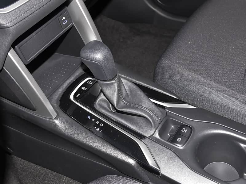 一汽丰田 卡罗拉锐放 2023款 2.0l 豪华版