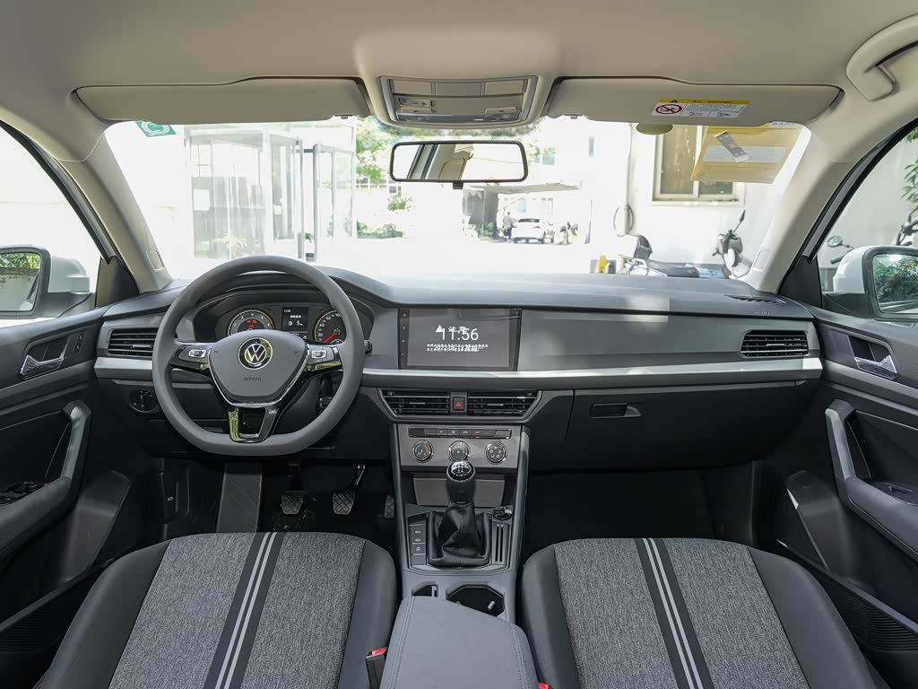 上汽大众 朗逸 2022款 1.5l 手动风尚版