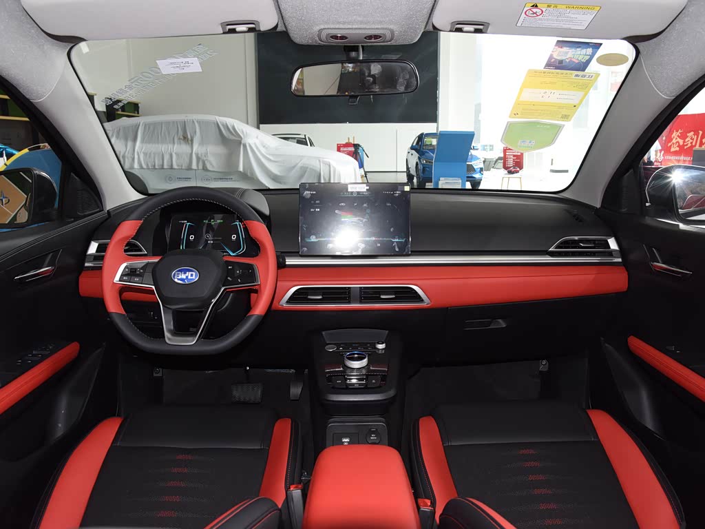 >比亚迪e2>2020款升级版高续航版豪华型>黑色/蒙特卡罗红>中控方向盘>