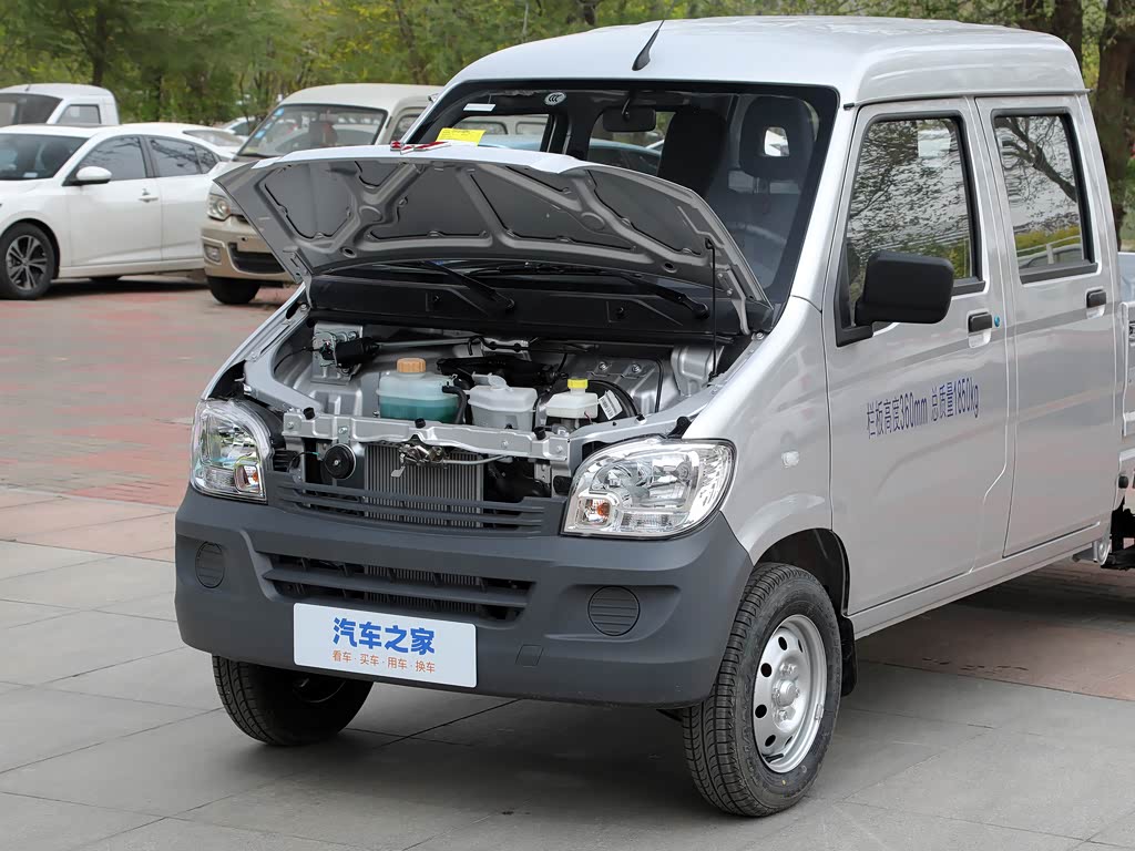 上汽通用五菱 五菱之光小卡 2023款 1.5l 双排lar
