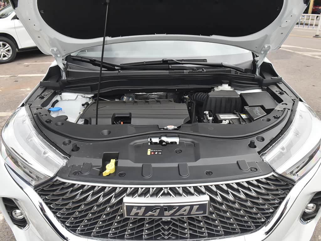 长城汽车 哈弗m6 2023款 plus 1.5t 手动豪华智联型