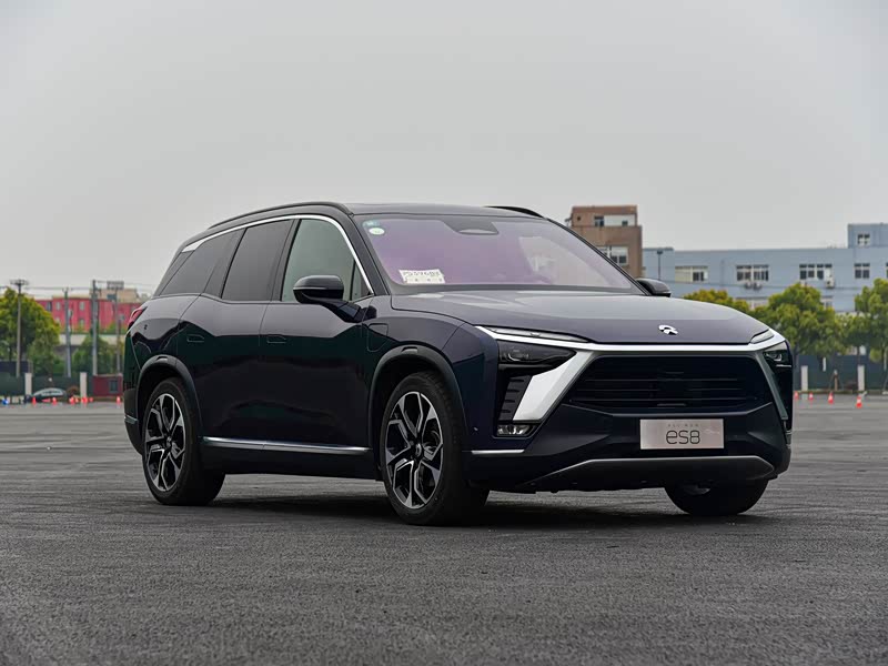 蔚来 蔚来es8 2020款 580km 签名版 七座版 南极星蓝 车身外观已经是