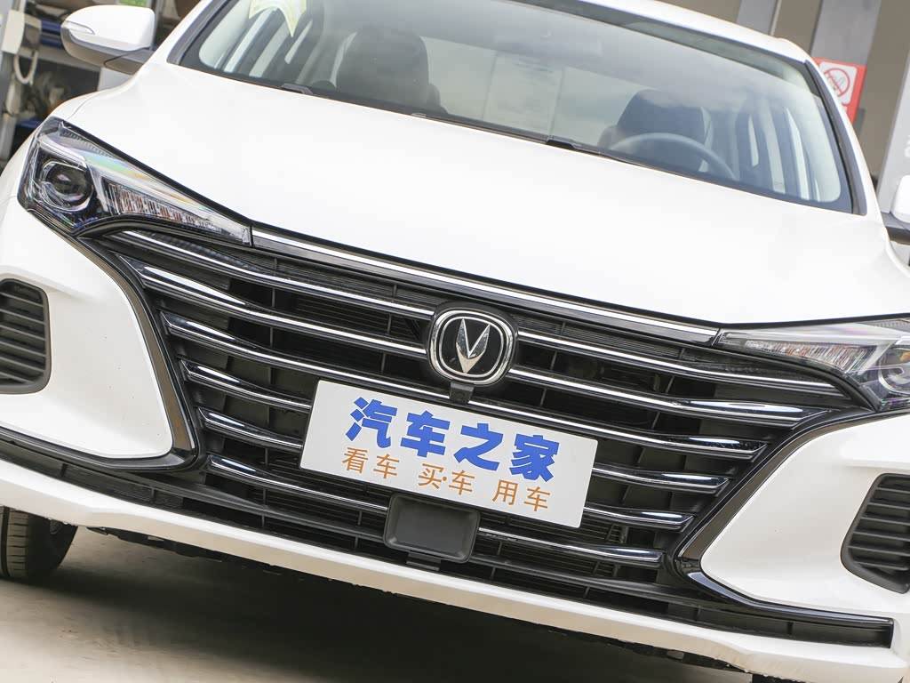 长安汽车 逸动 2022款 plus 1.6l gdi 手动精英型