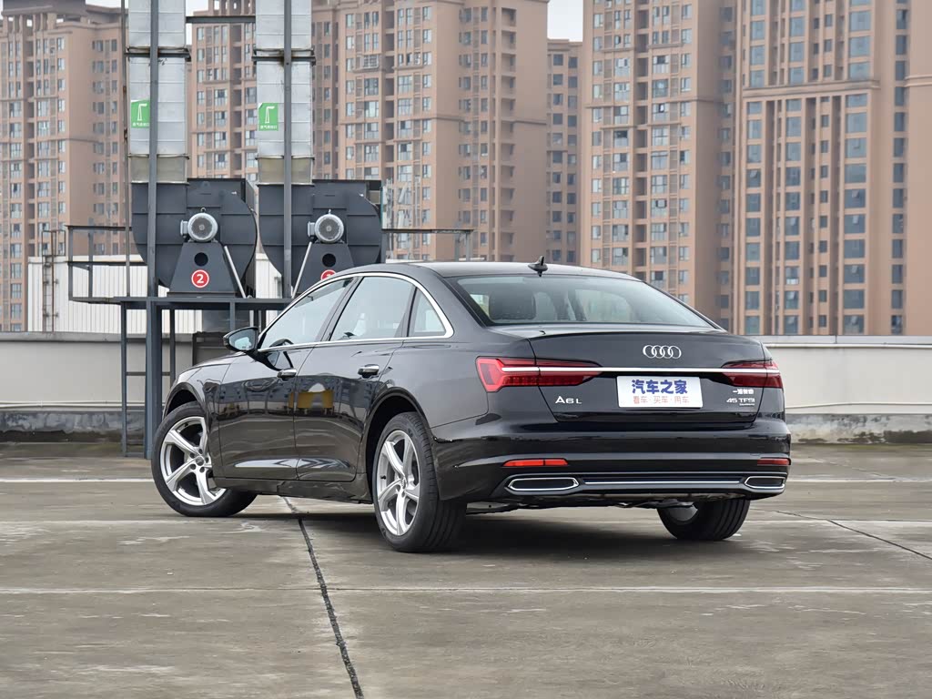 一汽奥迪 奥迪a6l 2022款 45 tfsi quattro 臻选致雅型