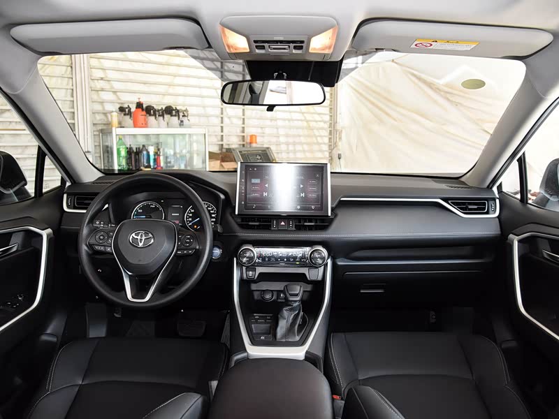 广汽丰田 威兰达 2020款 双擎 2.5l e-cvt两驱豪华版