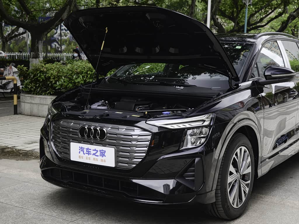 上汽奥迪 奥迪q5 e-tron 2023款 40 e-tron 闪耀型 机甲套装