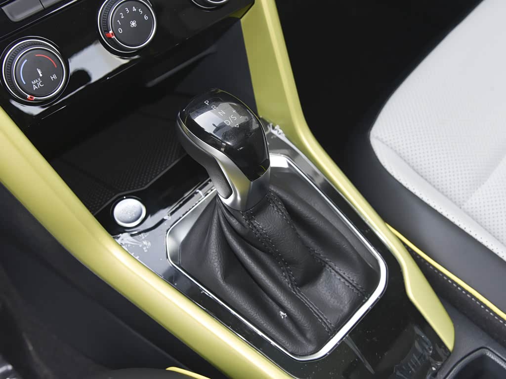 一汽-大众 t-roc探歌 2023款 280tsi dsg两驱时光版