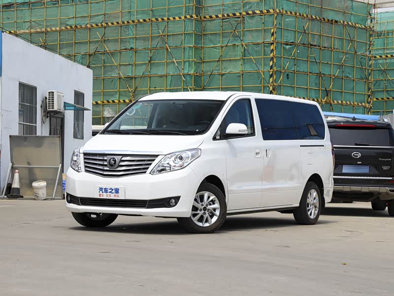 东风风行 菱智plus 2022款 旅行版 2.0l 手动豪华型 7座