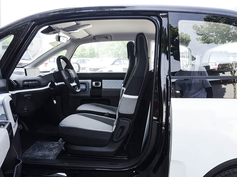 上汽通用五菱 新宝骏e300 2020款 plus 星际智行版