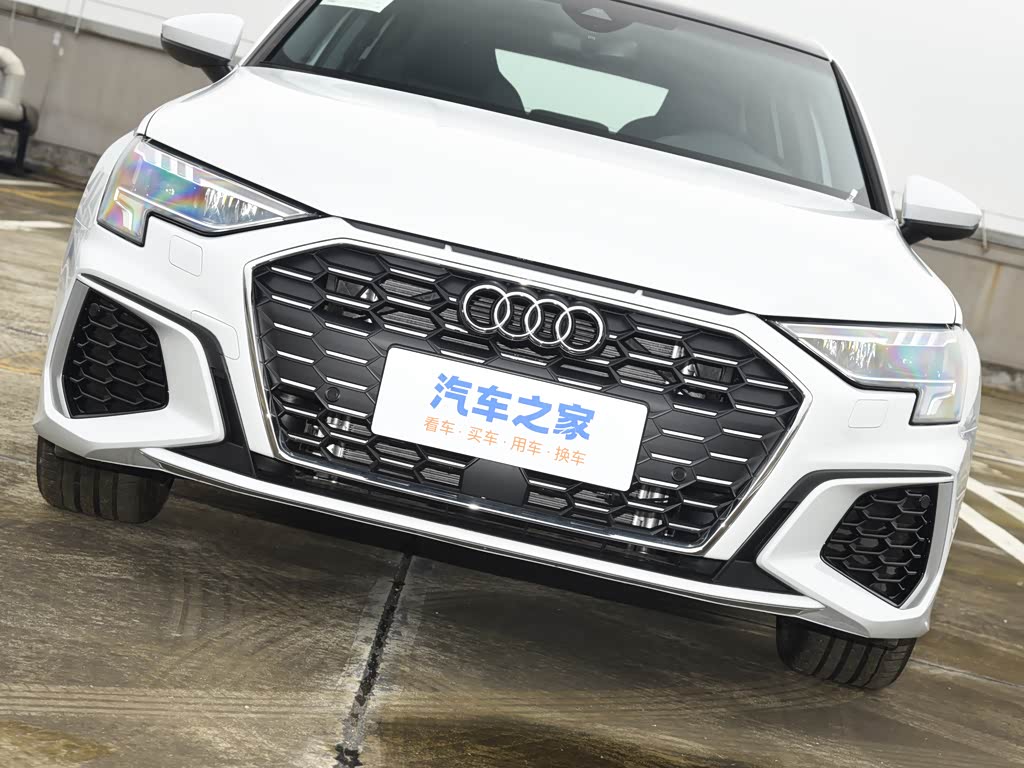 一汽奥迪 奥迪a3 2023款 改款 sportback 35 tfsi 豪华运动型