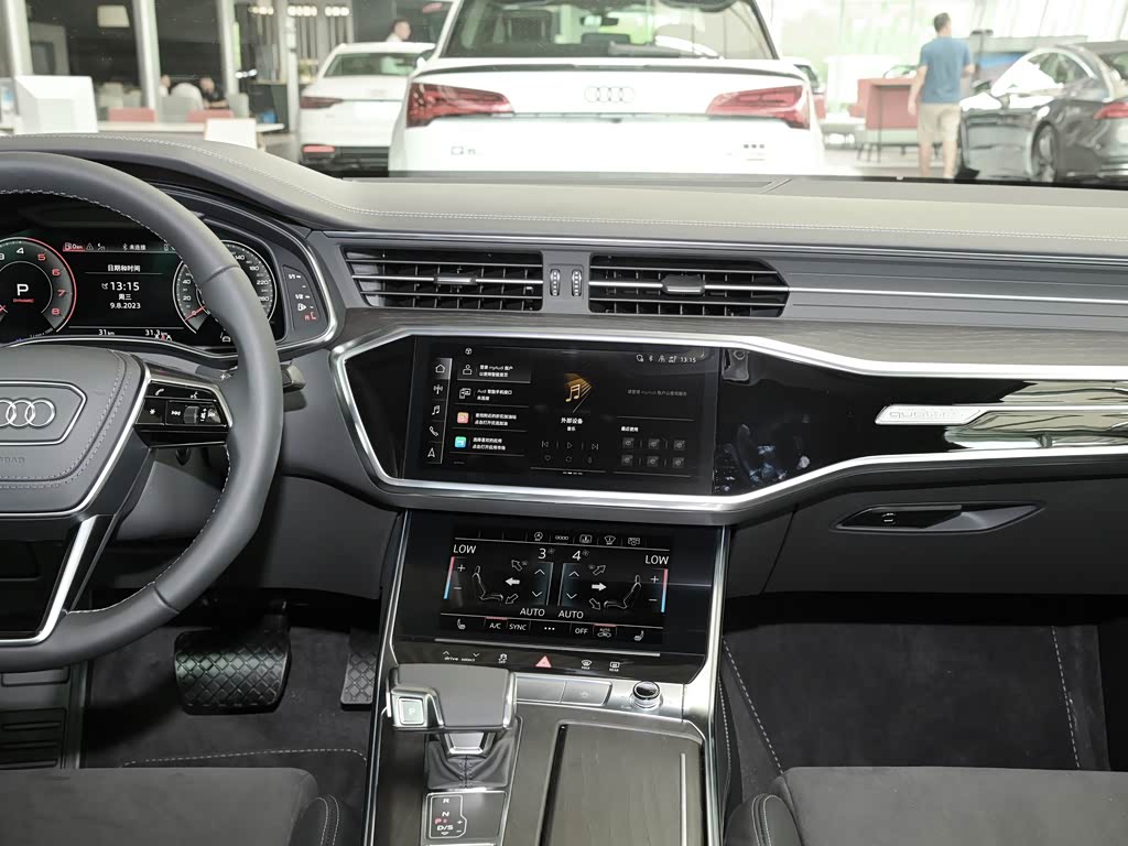 一汽奥迪 奥迪a6l 2023款 改款 55 tfsi quattro 旗舰动感型