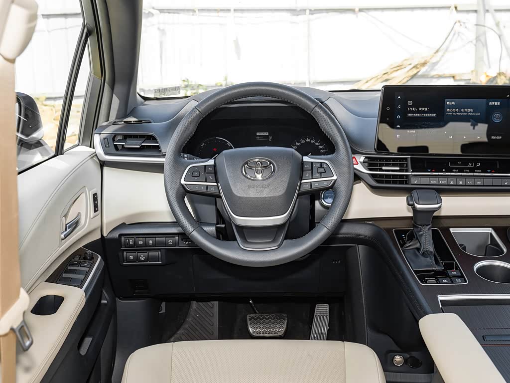 一汽丰田 格瑞维亚 2023款 2.5l混动 尊贵plus版